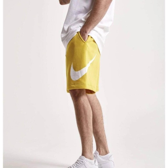 BRAND NEW men nike Nike yellow club fleece sports shorts size M & L (80% cotton) - Picture 1 of 8